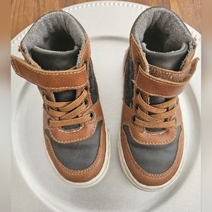 Gymboree  toddlers hip top  sneakers, Size 8, gray and  color brown